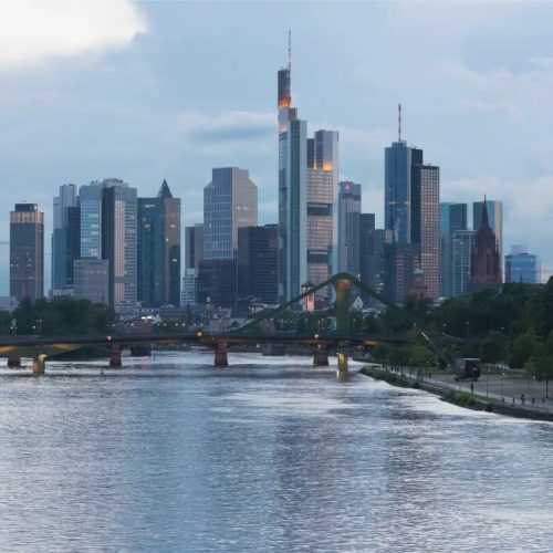 apoBank and Deutsche Credit enter into private debt partnership for the healthcare sector